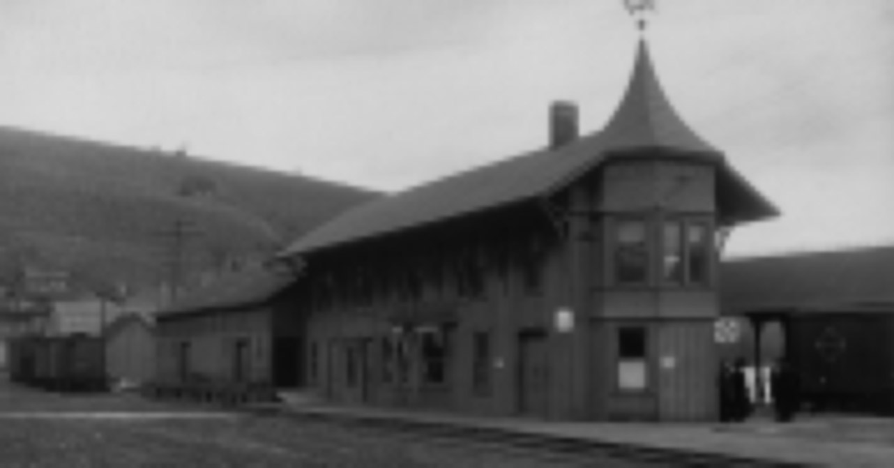 Bath & Hammondsport Station in Hammondsport, NY — taken by J.E. Bailey, Photographer, Erie Railroad — circa 1900-1909